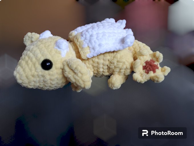 I just gotta post how cute this little dragon came out cause I&rsquo;m not just hot I&rsquo;m talented too lol https://t