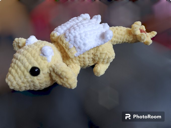I just gotta post how cute this little dragon came out cause I&rsquo;m not just hot I&rsquo;m talented too lol https://t