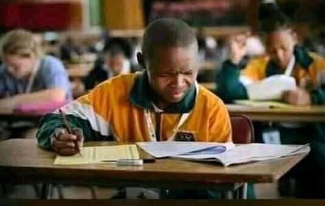 ChrisExcel102's tweet photo. 1998 Pure Maths paper 2: 
Question 1.

1.1.21 a dog is barking "whoof whoof"
Calculate the anger 

my Goat Malema: https://t.co/6BHOyCzDW8