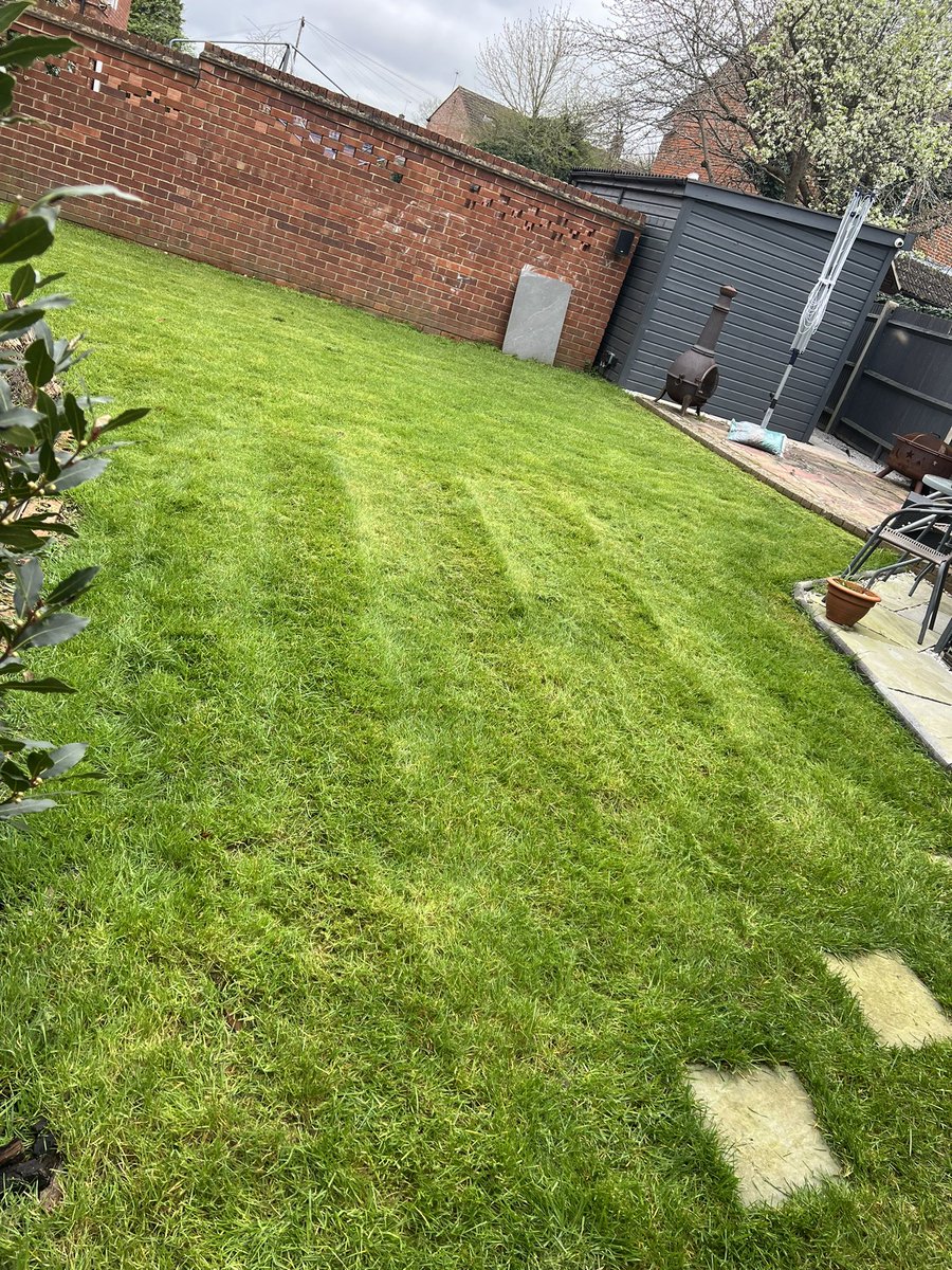 AndyWebbDJ's tweet photo. I’ve mowed the lawn again and had shorts on
It’s spring you know
lol
Wait til the weekend when it’s cold and raining 🌧️
#springtime #bluejobs https://t.co/MYFeJWImFv