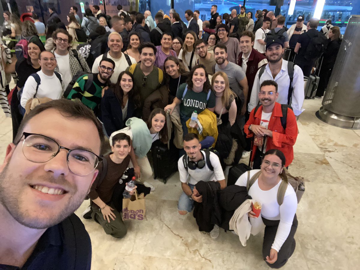 JSCanarias's tweet photo. Nos vamos a Bruselas🇪🇺🇧🇪

Una delegación de compañeros y compañeras de todas las islas estará está semana conociendo el Parlamento Europeo y participando en el evento joven del @TheProgressives 

#MyChoiceMyVoice https://t.co/hx7PNNFEO9