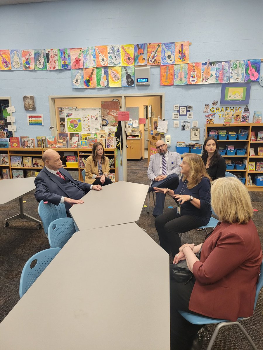 Superintendent Horne visited with students at Los Amigos Tech Academy in @sunnysideusd. Thank you to the kindergarten classes that asked Superintendent Horne very insightful questions! #EducationForAll