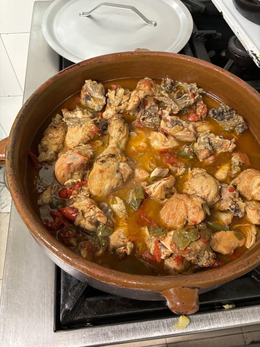 BAR_AMBLAS's tweet photo. Pollo al chilindrón https://t.co/fSzORTvukq