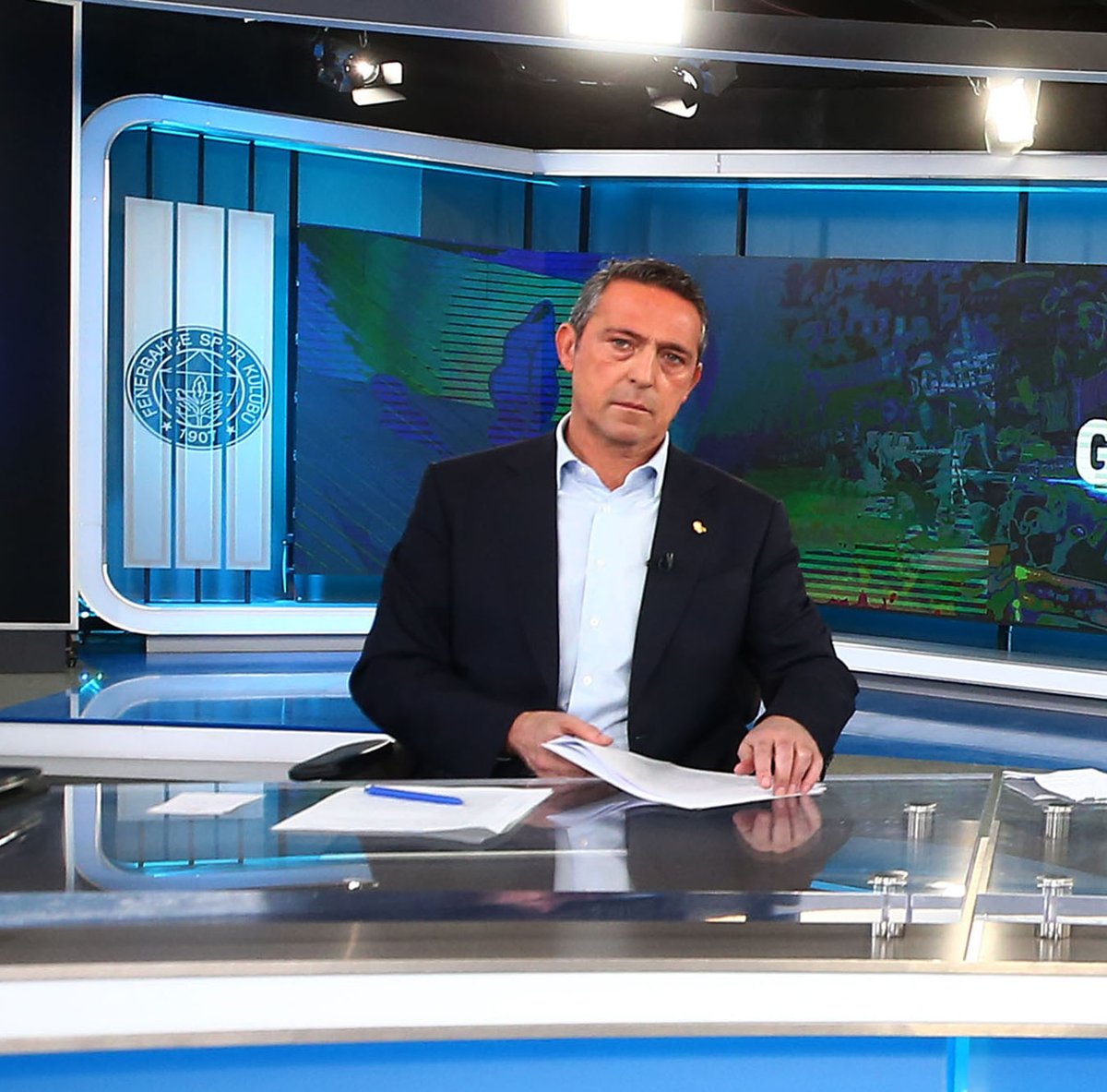 Başkanımız Ali Y. Koç, dün akşam Trabzonspor ile oynadığımız maç esnasında ve sonrasında yaşanan vahim olaylarla ilgili <a href="/fbtv/">FBTV</a>’de açıklamalarda bulundu.

🔗 bit.ly/3wWkAud