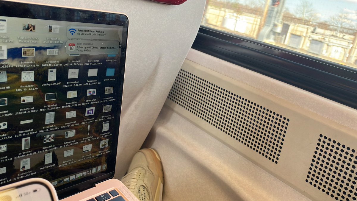 Getting used to my new workspace #trainride