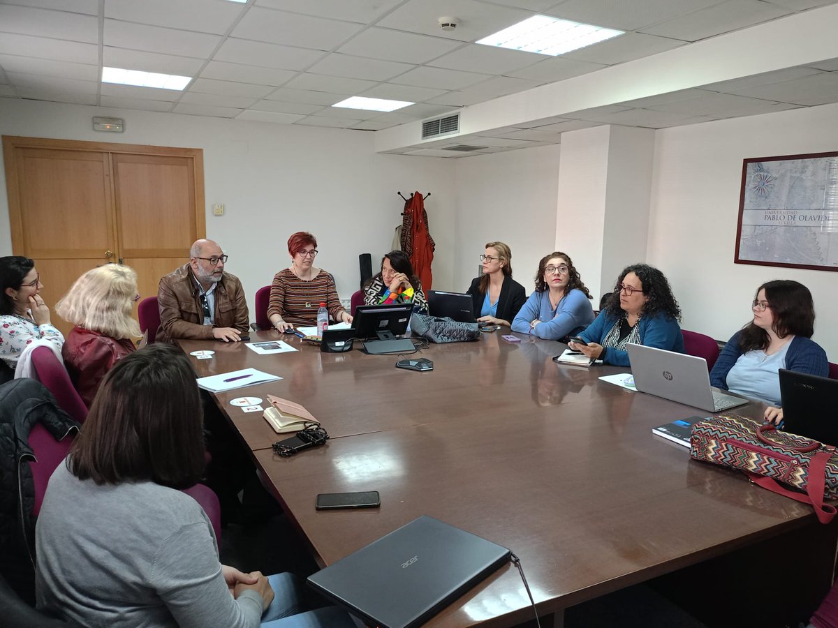 Hoy hemos celebrado en la <a href="/pablodeolavide/">Pablo de Olavide</a>  el Seminario Internacional Permanente de Difusión y Divulgación Científica en el que hemos presentado la Revista Comparative Cultural Studies con la colaboración de <a href="/bibupo/">Biblioteca/CRAI UPO</a>  y de la Dra. Giovanna Campani