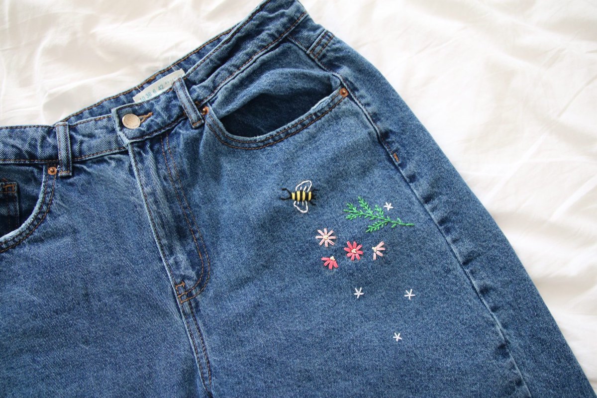 Zoehware's tweet photo. 🌸 Now is the perfect time to start shopping for Spring and I have the cutest jeans for you! 😍🌸

🌸 All hand embroidered by myself. Available in all sizes 👇🌸

https://t.co/G4kIEVZkhl https://t.co/Wc05PW1AOS