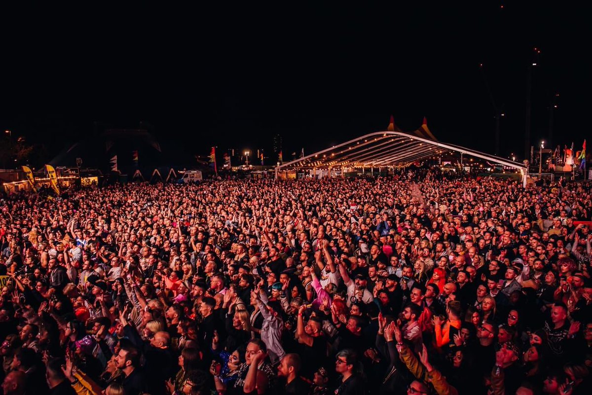 🌊💖 Sea of LOVE at Birmingham Pride! 🏳️‍🌈🎉

Tickets: birminghampride.com/tickets/ 

#LoveWinsEverywhere #PridefulJoy #UnityInColor #CelebrateDiversity #SpreadLoveNotHate #InclusivityMatters #ProudAndUnited #TogetherWeRise #LGBTQPride #JoinTheCelebration