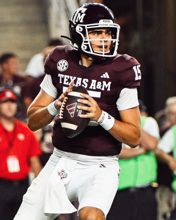 PFF_College's tweet photo. Conner Weigman in seven career games as a starter:

🔴 88.6 PFF Grade
🔴 62% Completion Rate
🔴 16 Touchdowns
🔴 2 Interceptions
🔴 105.8 Passer Rating https://t.co/GyZqcvgsgi