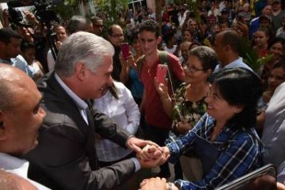 Nadie logrará el propósito de debilitar la revolución ni doblegar al pueblo cubano. 
#CubaPorLaVida 
#CubaCoopera 
#YoSigoAMiPresidente
#EstaEsLaRevolución 
#CubaEnPaz 
#FidelPorSiempre 
#JuntosSomosMásFuertes