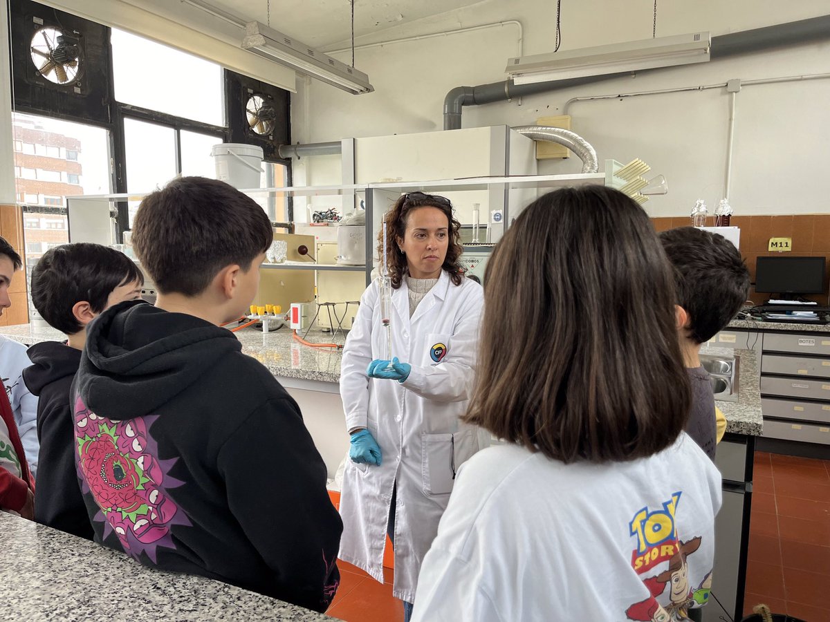 EL COLE DE LOS OFICIOS

El alumnado de 5º y 6º ha visitado hoy el <a href="/cifp_aviles/">CIFP de Avilés</a> Una experiencia inolvidable.