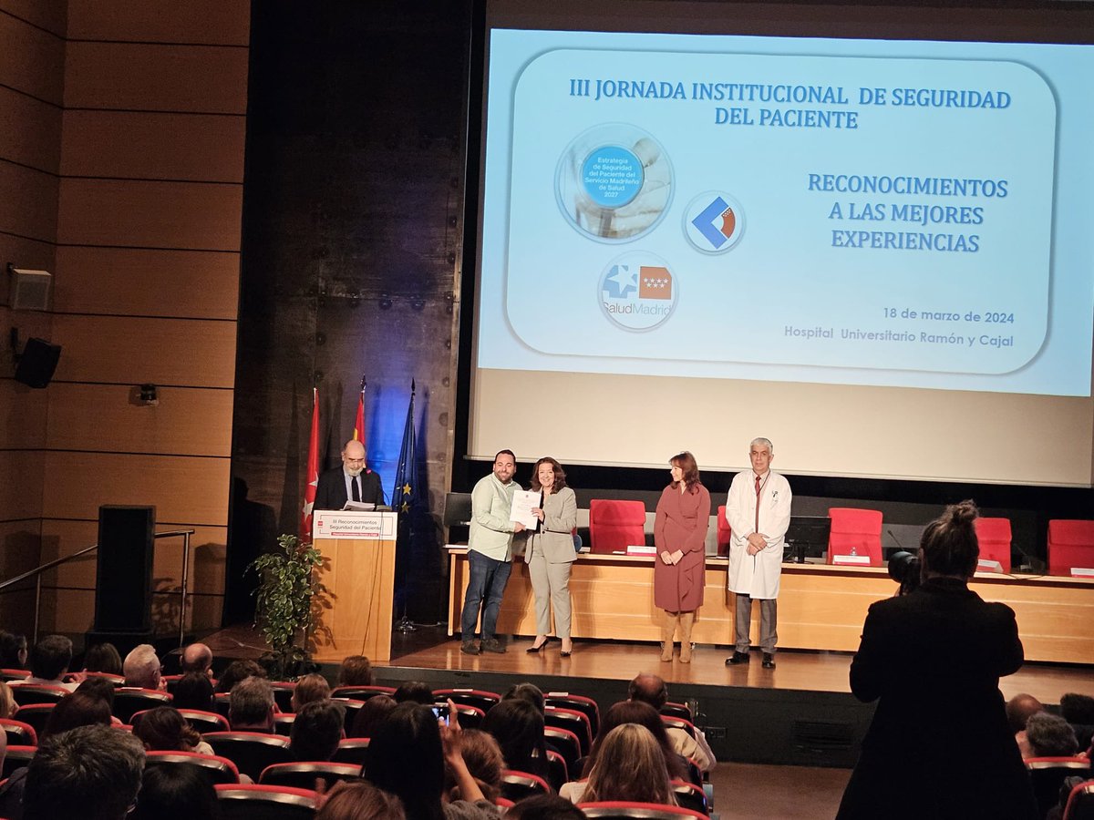 Hoy el HU12O #finalista en III Jornadas Institucional de Seguridad del Paciente. Reconocimientos a las mejores experiencias. Medicamentos de alto riesgo: programa multidisciplinar para mejorar la seguridad del paciente hospitalizado 🙌 @farmacia_h12o @PilarNotario1 #somosdel12