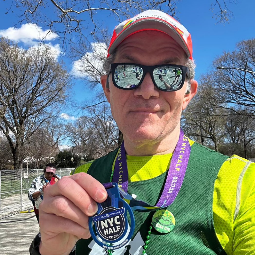 FPRUNNERS's tweet photo. #MedalMonday Congratulations and weepaaaa to the strong Forest Park Runners team to the two-boro 2024 nyrr UA NYC Half.  Also congrats to the ladies for running in the Pi race.  3.14 miles.    #queensrunners https://t.co/ZTyOswLVM2