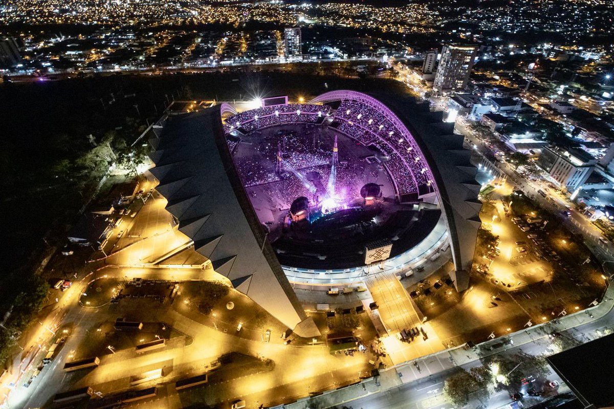 Coldplay_nights's tweet photo. @coldplay
Costa Rica loves you 🥹❤️🇨🇷
Please, #LetsGoBackToTheStart🇨🇷 https://t.co/kvkMuzQrXf