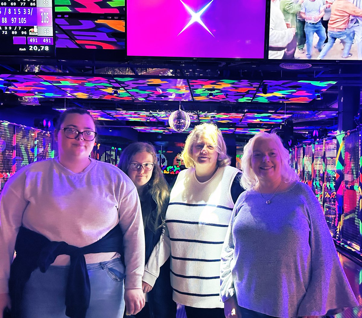 Day 2 respite with young adult carers - bowling, golf, karaoke and arcade games at Level X in Glasgow. What a fab venue with very attentive staf