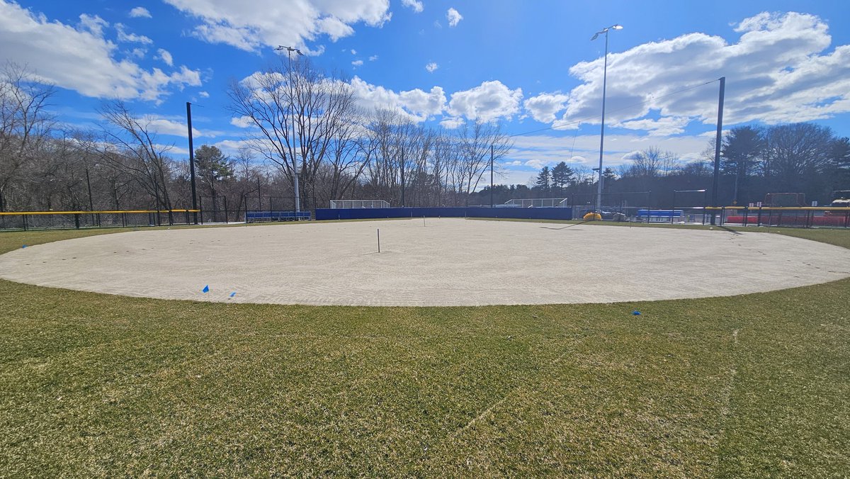 TNC_Sports's tweet image. Beautiful day to check out the all new McLeod Softball Field at DeFazio Park! Ed Olsen &amp;amp; Chris Gerstel spoke with us about it for the news &amp;amp; Rockets Report! @NeedhamSB will play the home opener on Mon 4/8, weather permitting. #TheNeedhamChannel #GoRockets