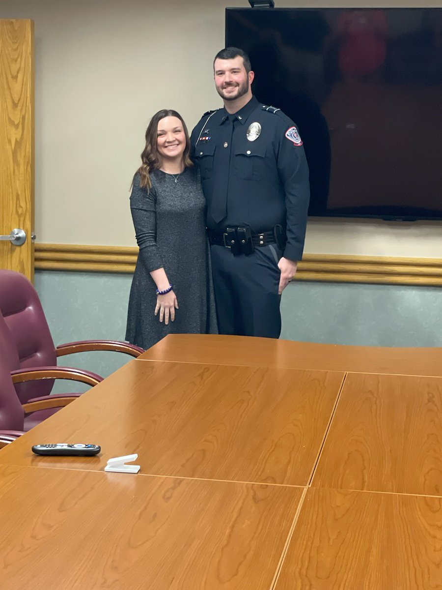 OUHSCPolice's tweet image. Please give a big congratulations to our newly pinned Lieutenant, Blake Reeves. 

Congrats Lieutenant Reeves on a well deserved promotion. #OUPD