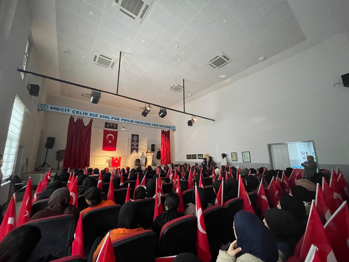 18 Mart Çanakkale Zaferi ve Şehitleri Anma Günü kapsamında Okulumuz konferans Salonunda “anma programı ve tiyatro gösterisi” gerçekleştirildi.<a href="/meb_dinogretimi/">MEB Din Öğretimi Genel Müdürlüğü</a> <a href="/Murat4Kucukali/">Murat Küçükali</a> <a href="/bismilmem/">Bismil İlçe Milli Eğitim Müdürlüğü</a> <a href="/yilmaznazif/">Nazif Yılmaz</a> <a href="/ihsanerkul1/">İhsan Erkul</a> ⁦<a href="/Diyarbakirmem/">Diyarbakır İl Millî Eğitim Müdürlüğü</a>⁩