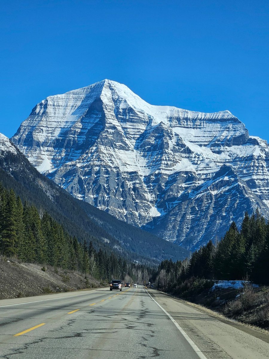 DerrickHamre's tweet photo. For British Columbians this is our backyard, spectacular #springbreak https://t.co/3t3FFaURiM