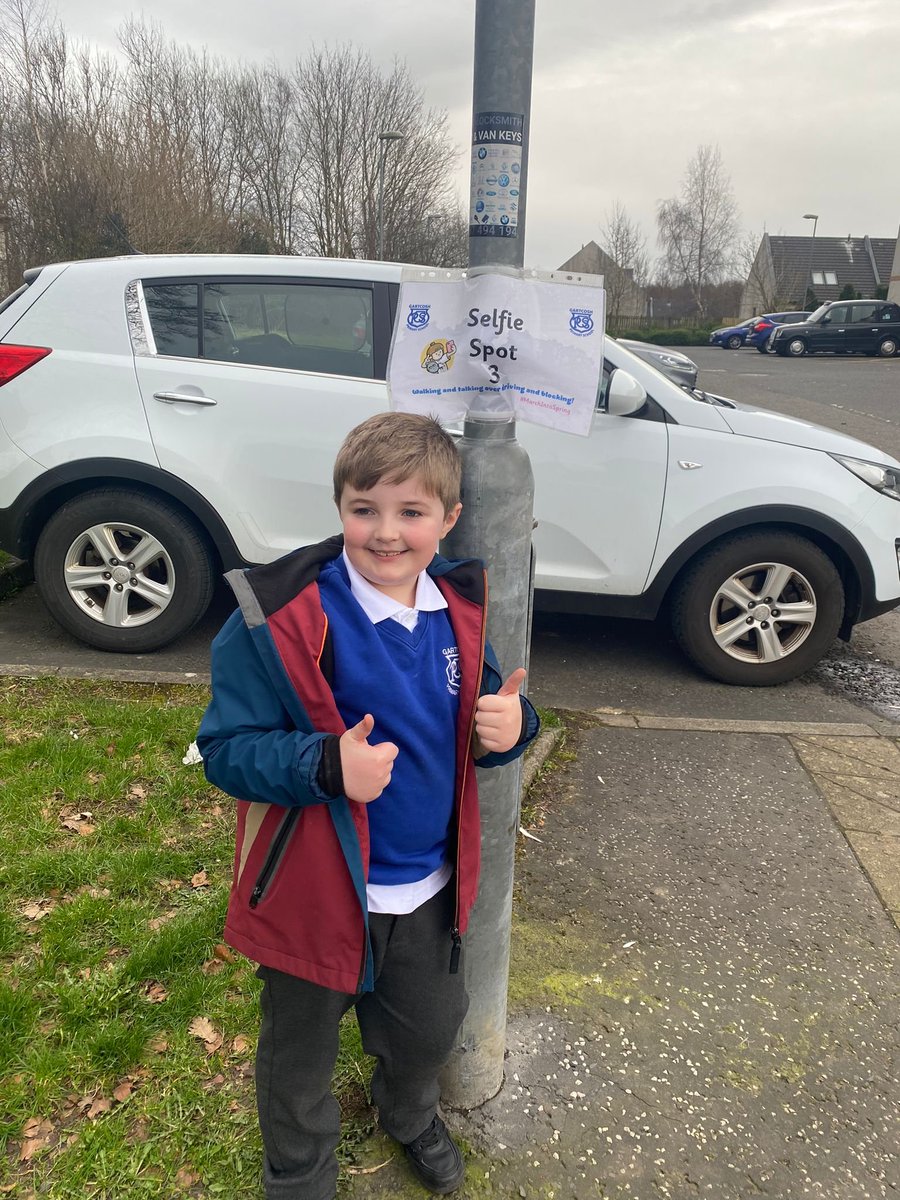 pfsalop's tweet photo. Monday morning....umbrella at the ready!  @GartcoshPS #marchintospring https://t.co/Ptaf5gqUm4