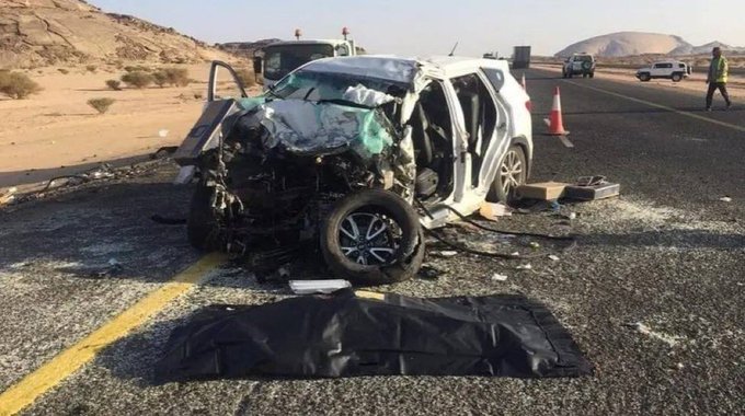 c1li9's tweet photo. قصة مؤثرة.
أحد المشايخ ماتت زوجته رحمها الله فحزن عليها حزنا شديدا واشتهر بحزنه عليها فأرسلت اليه إحدى صديقات زوجته رسالة تصبره فيها ..

اليكم رسالتها اليه بحروفها اسفل التغريدة https://t.co/f5OdmDrxTe