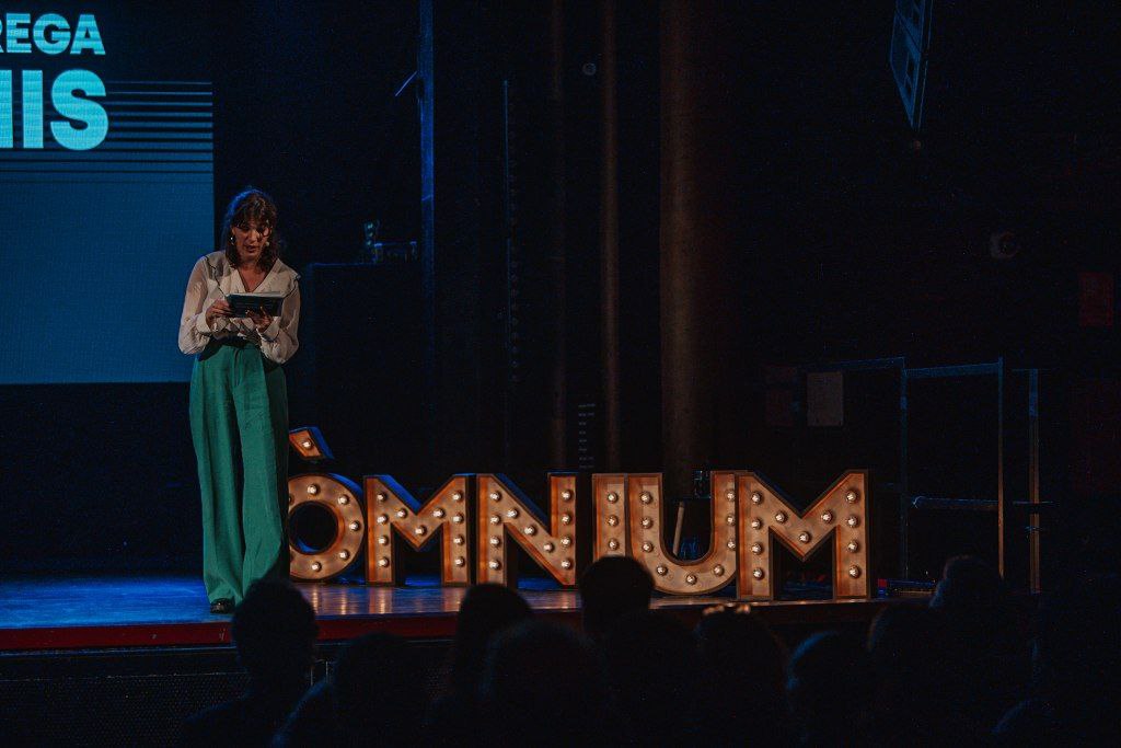 👏 Enhorabona als curtmetratges guanyadors del #VOC2024 i un aplaudiment per a totes aquelles persones que han treballat i treballen per fer forta i visible la nostra llengua en l'audiovisual. Ens tornem a veure a la 9a edició del VOC - Festival Òmnium de Curtmetratges!