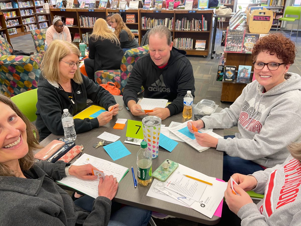 😁Our happy #MondayMood is brought to you by the talented #SocialStudies teachers of  @fayette_ss @fcboe ! 🫶 We loved sharing our questioning strategies designed to promote critical & creative thinking! 🤔❔↔️❓🙌#EffectiveTeachers are effective questioners!#PurposefulPD