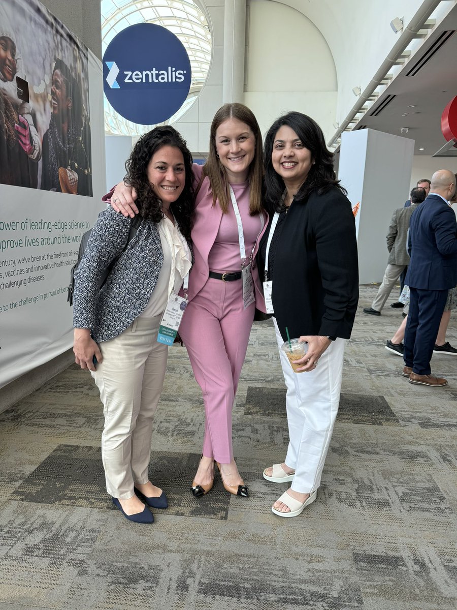 #SGOMtg @uchicago_obgyn @UCCancerCenter love our awesome team & former fellows&residents& current trainees! Moments that fill your cup! Thank you very much to @StoneyV985 @ErnstLengyel for covering! @sd_yamada @SarahAckroydMD @HanTCun @DrKMills @s_somasegar