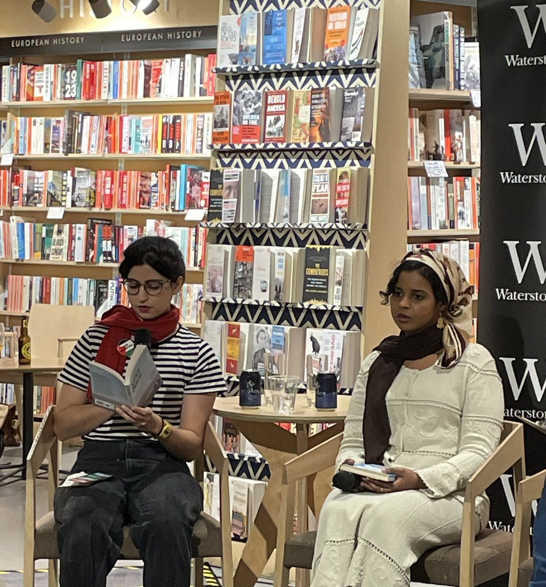 “When you are obsessed with an image as I am with landscapes, you cannot separate things. So I cannot separate the legacy of the Empire from the flat landscapes from me.” - @NoreenMasud 

#YoungWriterAward #AFlatPlace