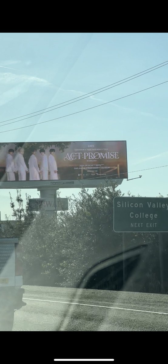 beomccino's tweet image. moas de sp e do rio prestem mais atenção nos outdoors agora se alguem achar um desse da um grito