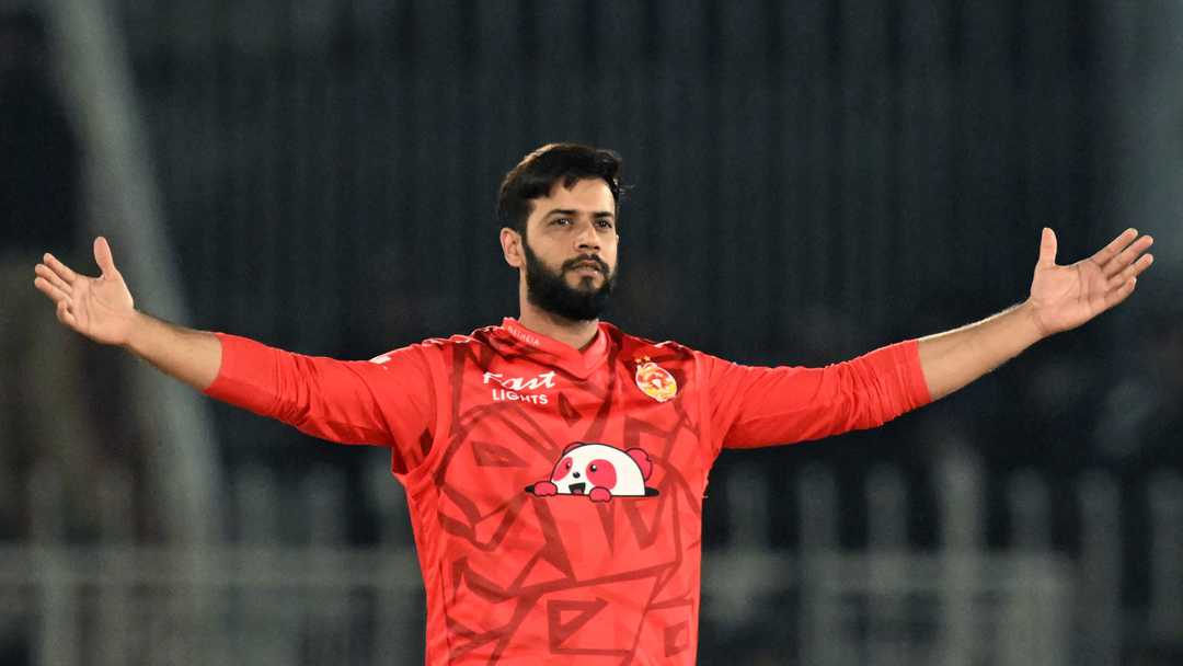 iamsameer_s10's tweet photo. Four matches , all do or die , and then steps up Imad Wasim. 3 Knockout Matches , 3 MoM Awards . Being there at the crease till the very end shows how maturely he assessed conditions in every match. And Do we need to say anything about his bowling? Champ💯💯❣️
#ImadWasim https://t.co/gu3PFtnOwE