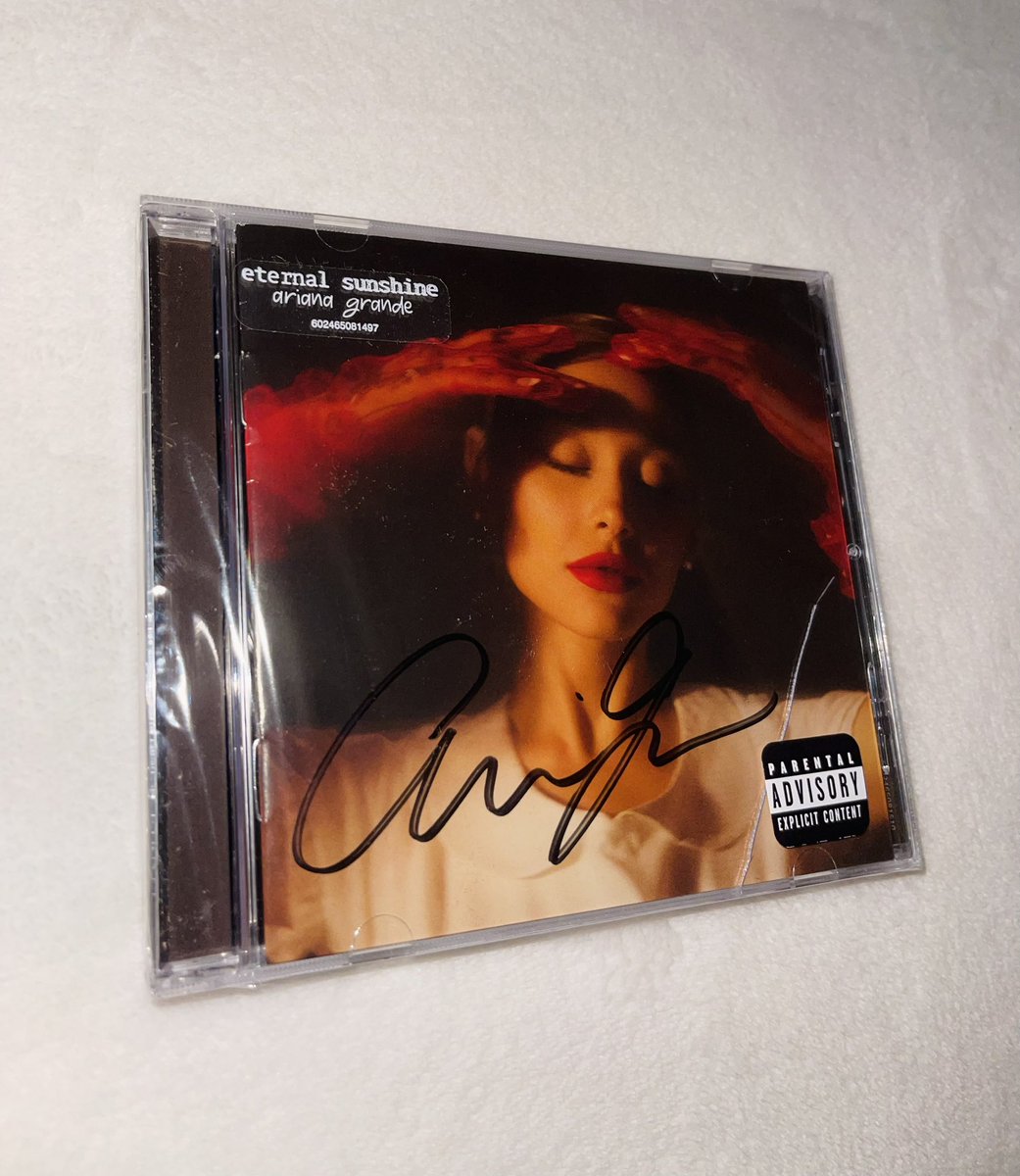 enviedleaves's tweet photo. HI GUYS!!! 💋 

So I ordered one signed Eternal Sunshine CD and got sent two! 🥹 

I wanna do a giveaway for those who didn’t get a chance to buy one. ❤️

In order to enter do the following! 
1. Retweet
2. Follow me
3. Comment your fav song! 

Winner will be announced 3/27! 🎉 https://t.co/s0cX2GxJZD