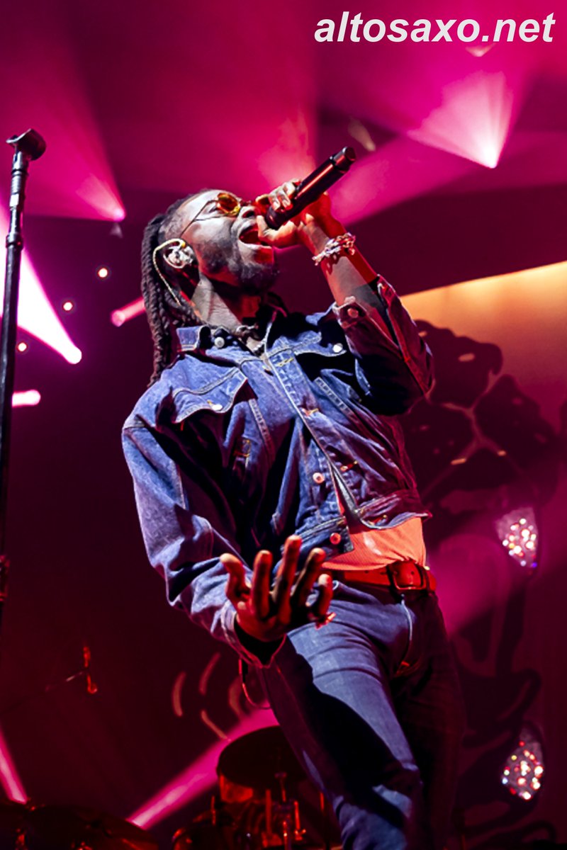 AltosaxoMusic's tweet image. Eric Burton of Black Pumas performs live at Vorst Nationaal in Belgium on March 16, 2024. #BlackPumas #psychedelicsoul #RnB 
ALTOSAXO Music Apparel
altosaxo.net