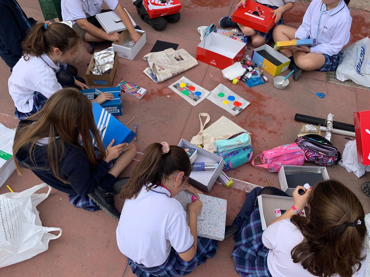 feclcz's tweet photo. Creamos nuestro propio horno solar 😊😊😊🔬🧫 en #5Primaria @colegiosfec
#somosfec
#feclaconcepción
#CCNN
#colegiosfec
#denada
#agradecimiento🙏 https://t.co/g2Xo9wCGZH