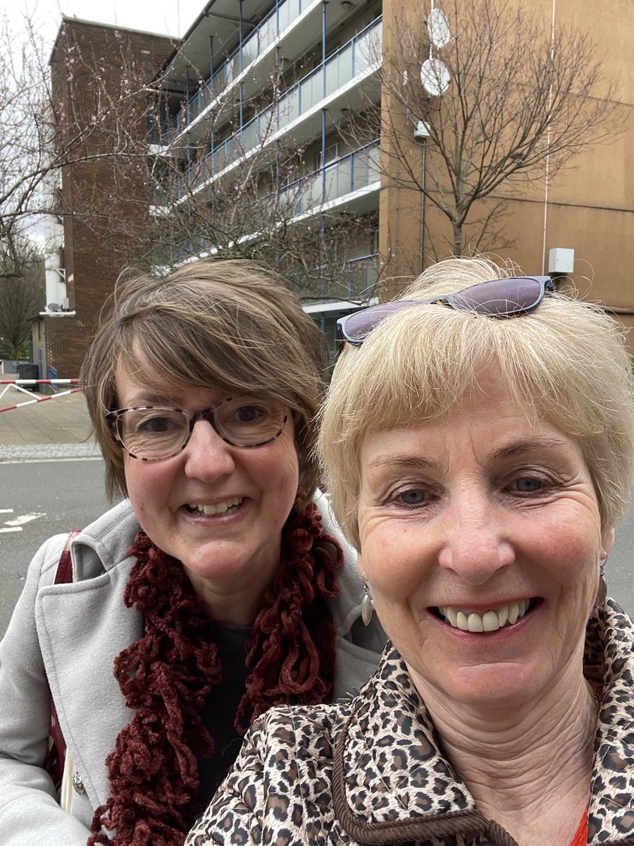 What a coincidence. Met by chance on the street when I was visiting London for the day. #aphasia ⁦<a href="/BeekeSuzanne/">Suzanne Beeke</a>⁩