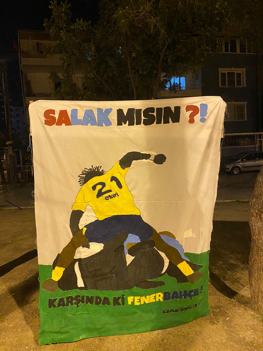 Salak mısın ?! 
karşında ki FENERBAHÇE