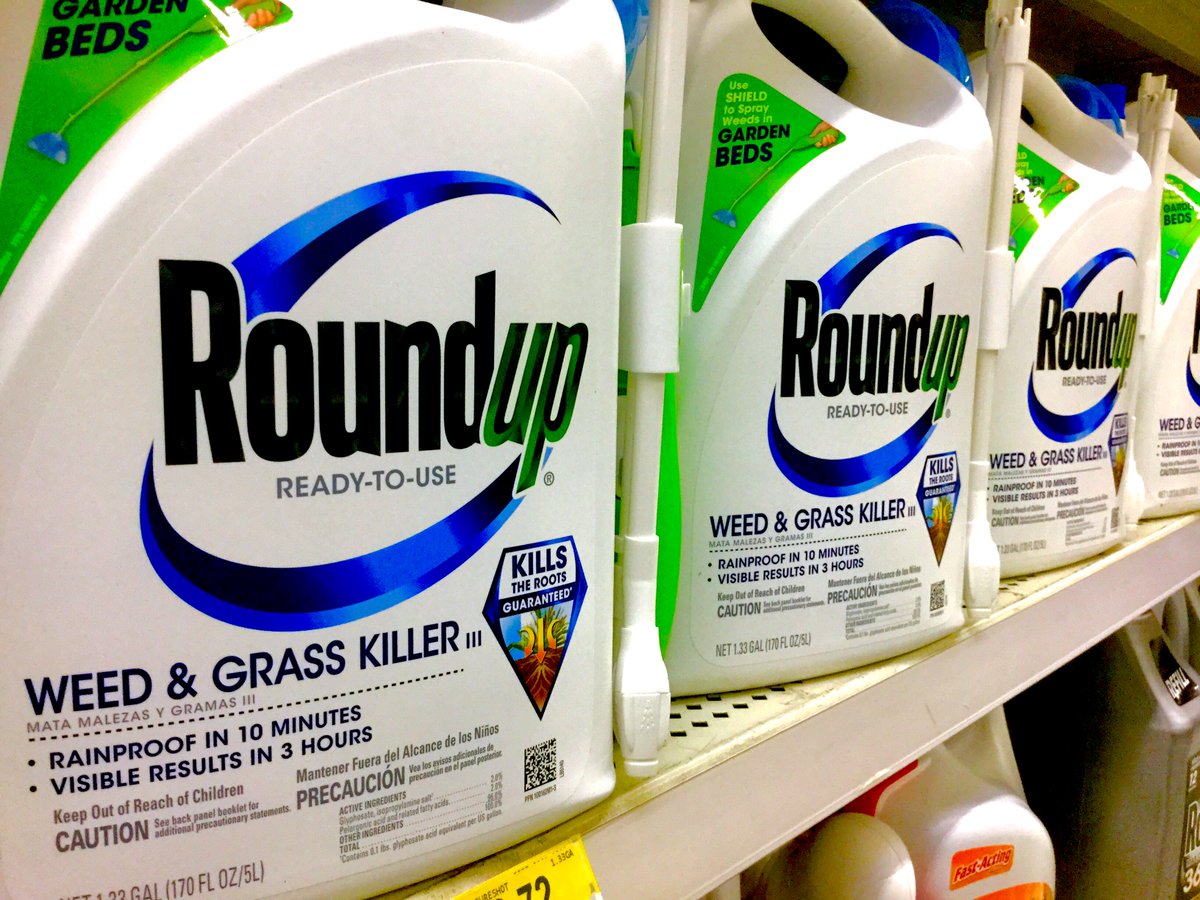 A thread🧵 1/18

Weedkiller is not a magic eraser. It has severe, often long-lasting ecological consequences &amp; we need to curb its use, right now. It is doused over the length &amp; breadth of the country for convenience, but the convenience is only ours, if a convenience at all.