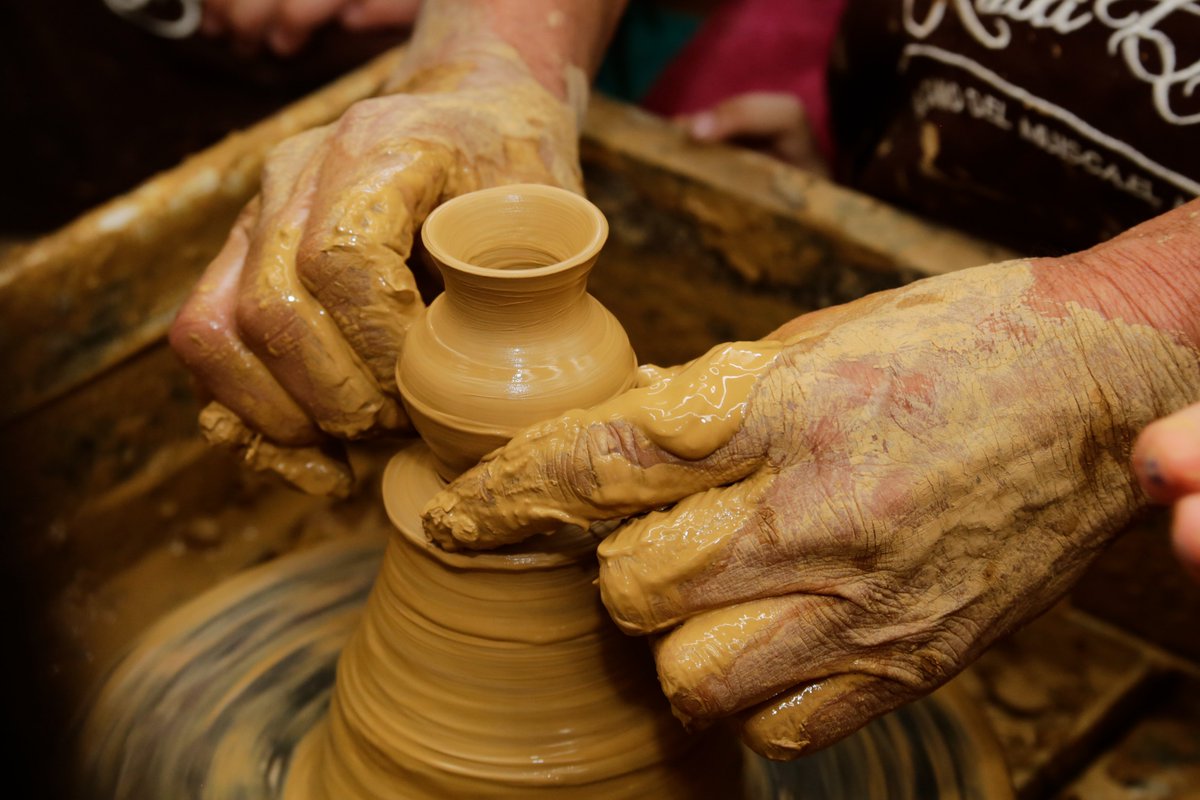 BoyacaGrande's tweet photo. #BoyacáGrande es una tierra de encantos en la que los artesanos engrandecen nuestro territorio con sus obras de arte. 💚🤍💜

Fotos: Luis Lizarazo https://t.co/s2qCPsCq53