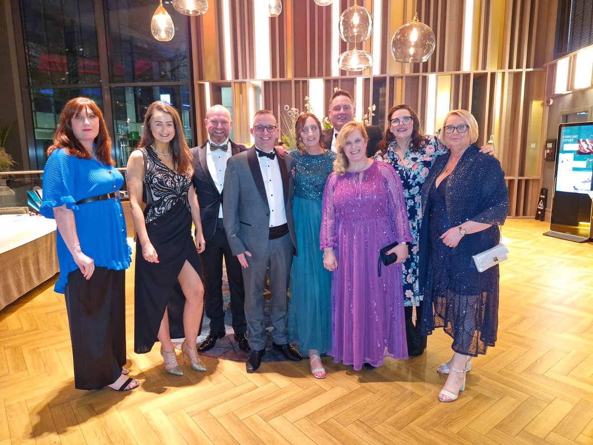 The Mellors team is out in full force, backing our fantastic finalists for tonight's Contract Catering Awards 2024 ! Let's bring home some trophies! 🍽️🏆
#TeamMellors #ContractCateringAwards @CCateringMag