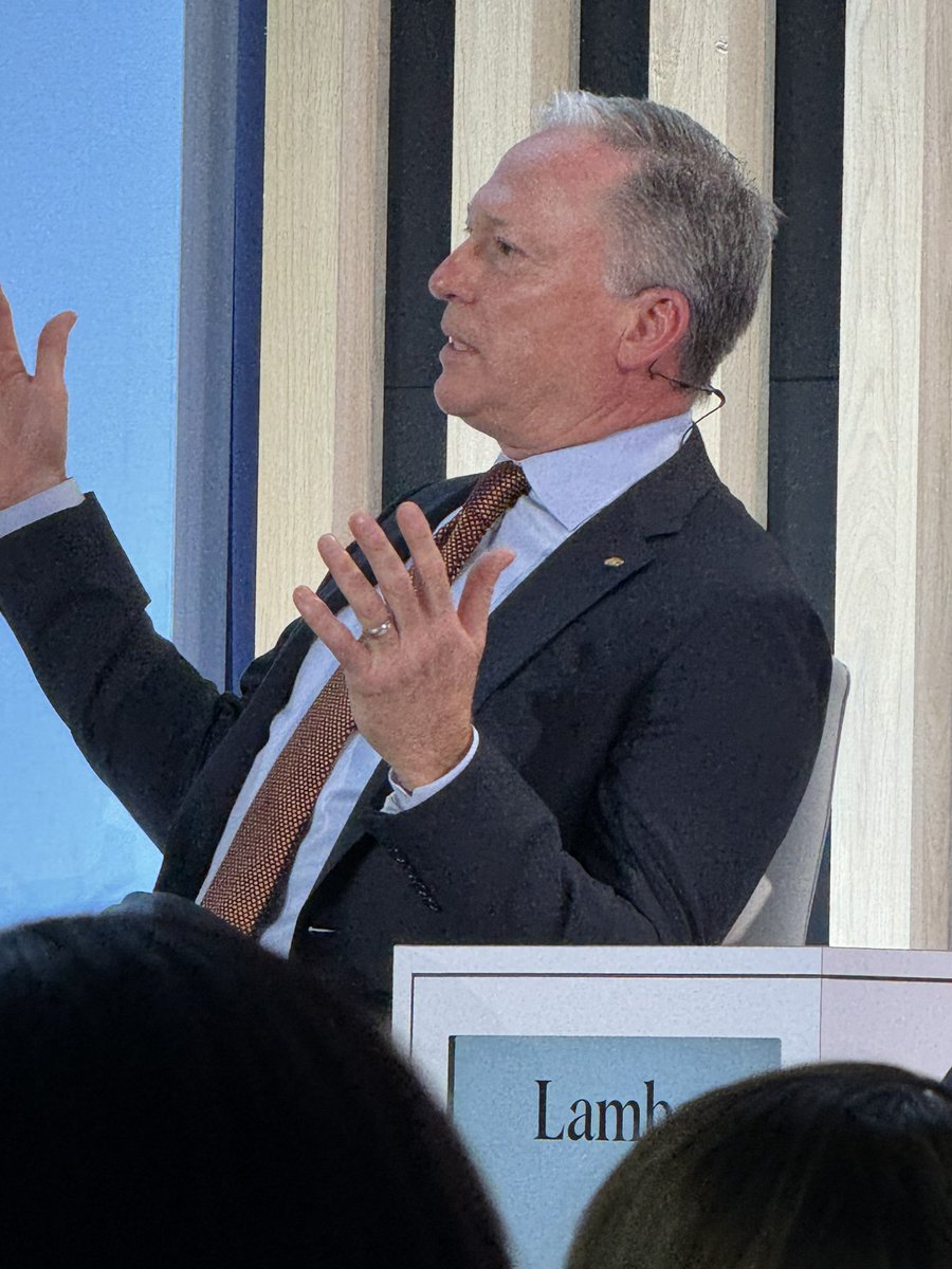 Michael_CBarnes's tweet photo. @Enbridge’s CEO Greg Ebel is talking about the interconnections that will make the #energy transition happen. @CERAWeek 2024 they’re talking about repurposing existing infrastructure for a #cleanenergy future like hydrogen blending and other opportunities! 
#Houston https://t.co/W9sEOLWkZT