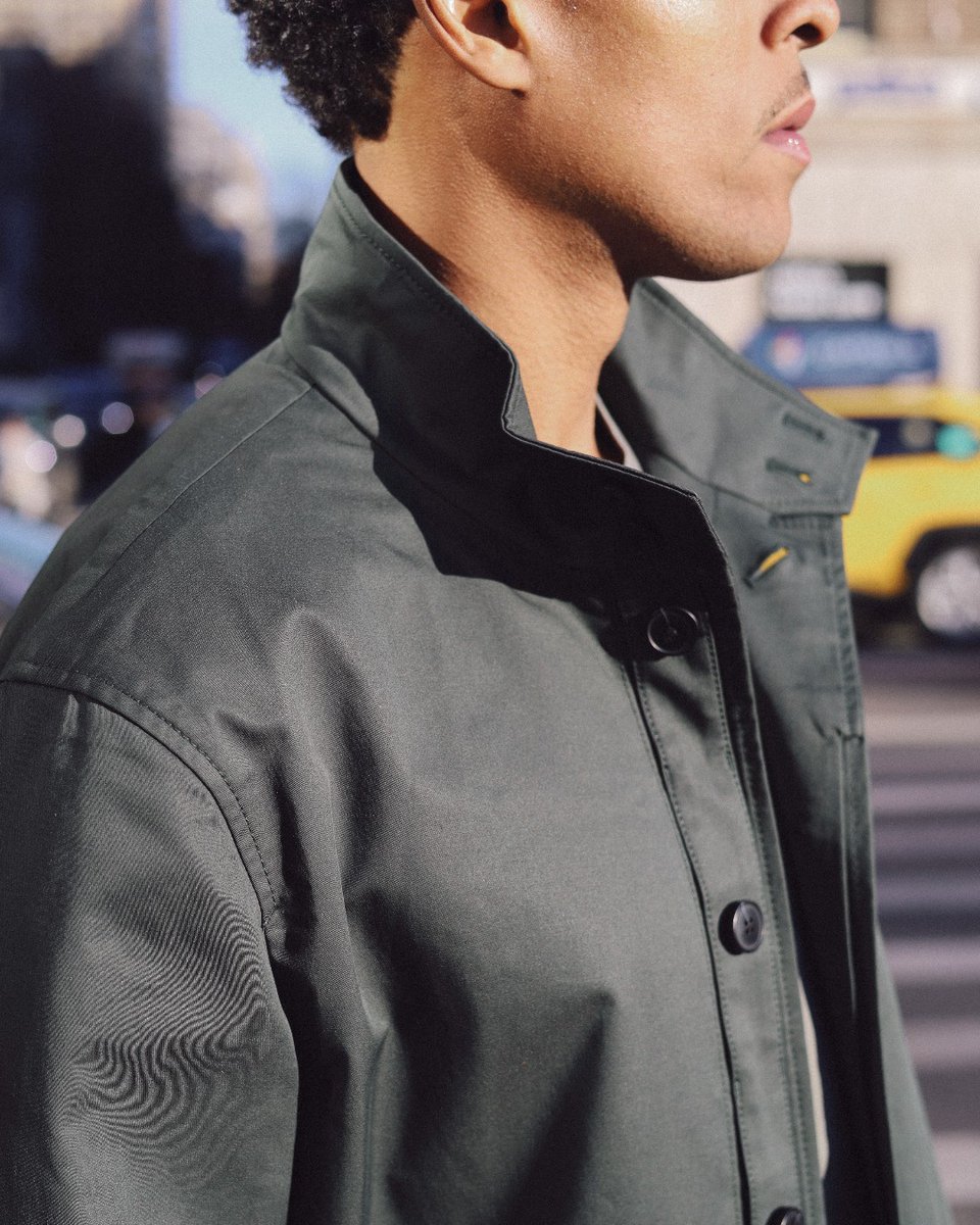 Discover the fabric genius of our new CMTech Collection, featuring the Mac Coat. With wrinkle- and water-resistance properties, it's the ultimate reliable layer for a stylish commute. bit.ly/43jtAWx