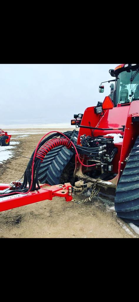 SpringfieldPro3's tweet image. Do you need help cleaning up your hyd hoses and wires?
The LendAHand and HoseSaddle from Springfield Ag Products can help with that! 
To order yours,  just email us at springfield.products@gmail.com