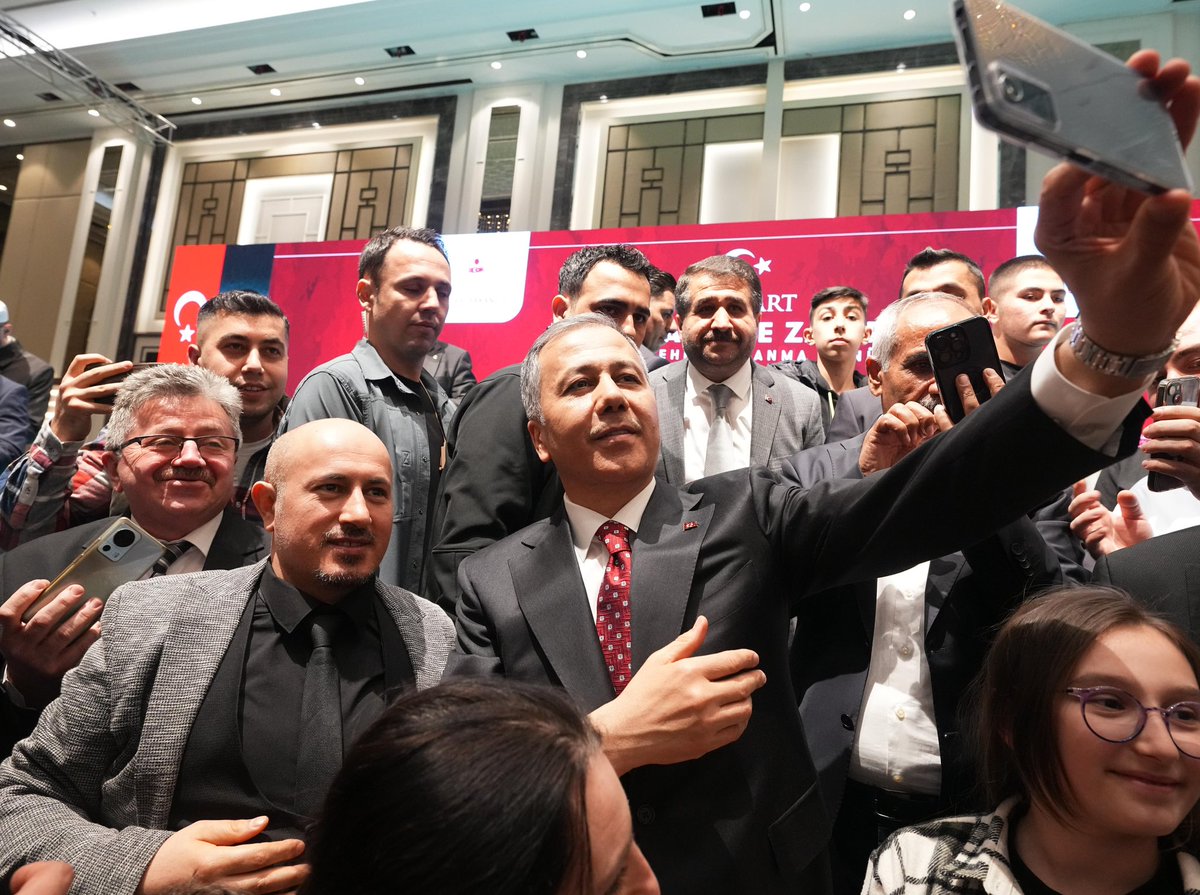 Kıymetli Şehit Aileleri ve Kahraman Gazilerimizle birlikte 18 Mart Çanakkale Zaferi ve Şehitleri Anma Günü Programındaydık.

Cumhur İttifakı İstanbul Büyükşehir Belediyesi Başkan adayımız Sayın <a href="/murat_kurum/">Murat KURUM</a>’un da katıldığı programımızda anadan, yardan, candan geçen; gidip de