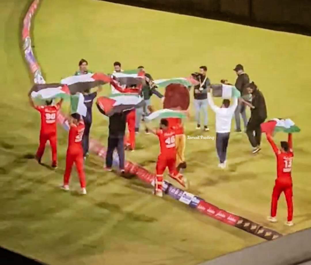 Team of PSL, Islamabad United, dedicated their win to Palestine struggle &amp; waved Palestinian flags in the ground post match! 

A slap on psl management who were snatching Palestinian flags from spectators!!!!

I havent seen a single match cz of this insane act of PSL after taking