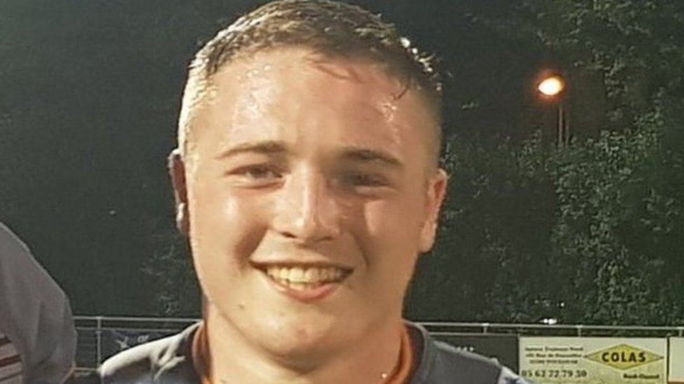 TrylineUK's tweet photo. This is Archie Bruce, who played for Batley. He died in 2019 from an overdose of cocaine, alcohol and tramadol, amidst a club culture of illegal drug use.

Large parts of the #RugbyLeague media have ignored his story. In this piece, I ask why?

READ:
https://t.co/hPKNDDXXx0 https://t.co/Cx5Zmp3pT9