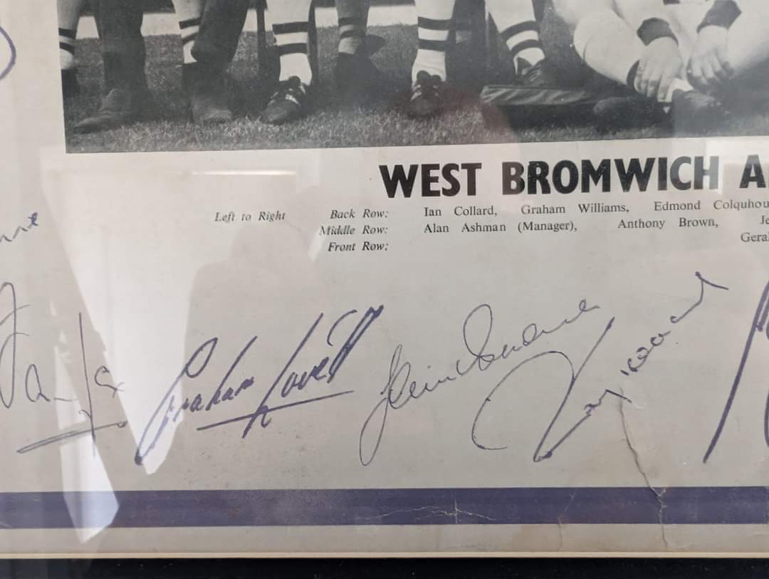 RichOc15's tweet photo. For sale official match day programmes from every round of #WBA fa cup run 1968 hand signed by every player including Jeff Astle Only player to score in every round professionally framed. Ive had a bid of £500 so far 

It's 41" x 42" https://t.co/kj1dJOo20J