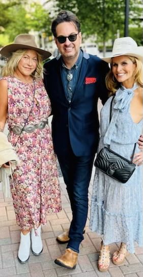 adrienneelrod's tweet photo. Happy Birthday to this GEM of a human, perfect wedding date, utterly hilarious and loyalist of loyal friends โฆ@marcadelmanโฉ. There is no one like you Marc and we are all lucky to have you in our lives. Forever #gettingexcited. Cc โฆ@brookeโฉ https://t.co/1nkWNJc9Jx