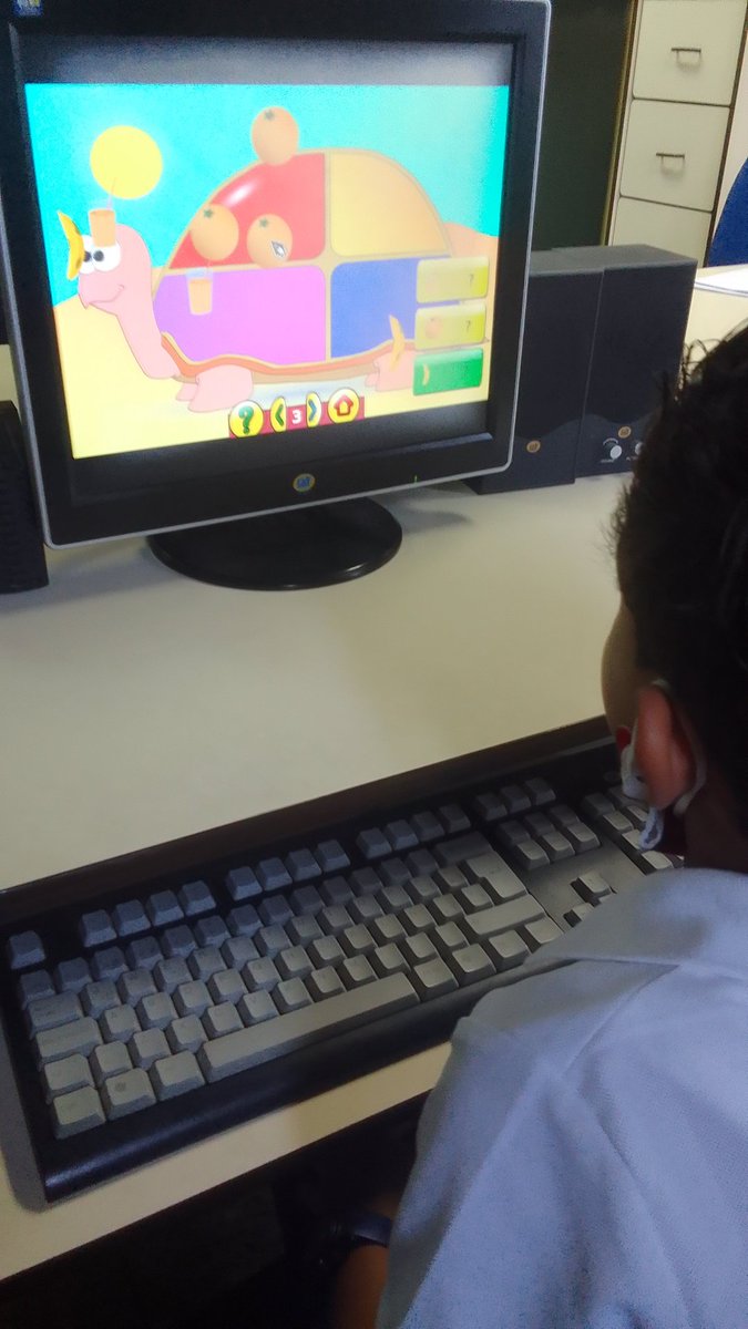 CbitExearioSosa's tweet photo. #18Mar #MáximaFelicidadSocial Atención a estudiantes de 1ro B aprendiendo el uso del teclado con Gcompris y 3ro. C con herramientas para la escritura con Gcompris. @NicolasMaduro @_LaAvanzadora @MPPEDUCACION @Fundabit_ @leivi24 @cdclara @EleamerAbdala @Dimary08 @Fundabitlara01 https://t.co/79hbKKFLv2