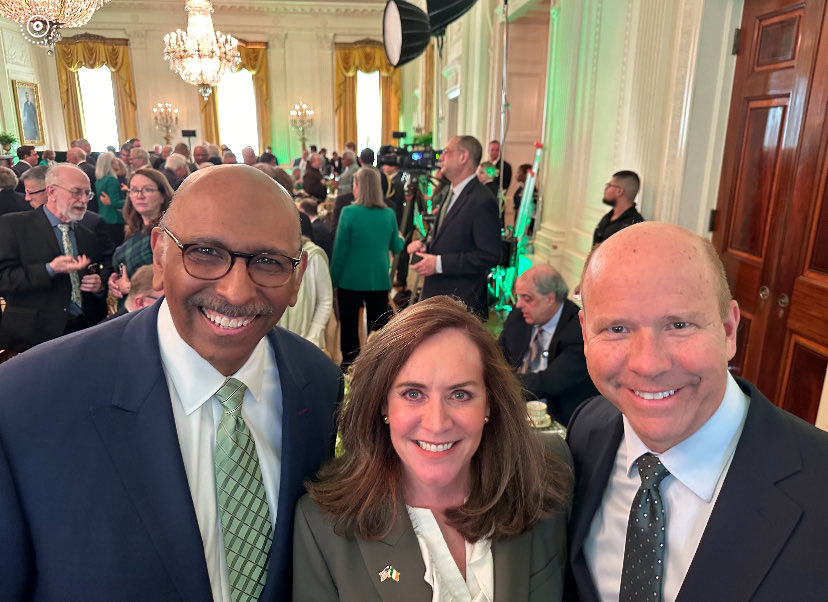 Great fun at the White House celebrating St. Patrick's Day with my good friends ⁦@TerryMcAuliffe⁩ ⁦@DSMcAuliffe⁩ and ⁦@MichaelSteele⁩. Green everywhere☘️