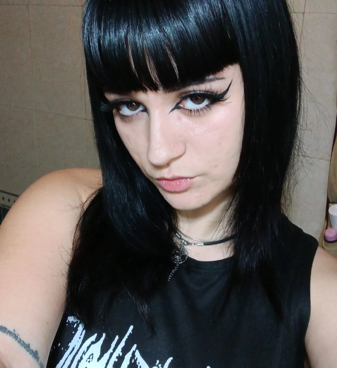 sm3llsbl00d's tweet image. Hola twitter